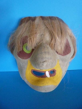 organtýnová maska - čarodějnice